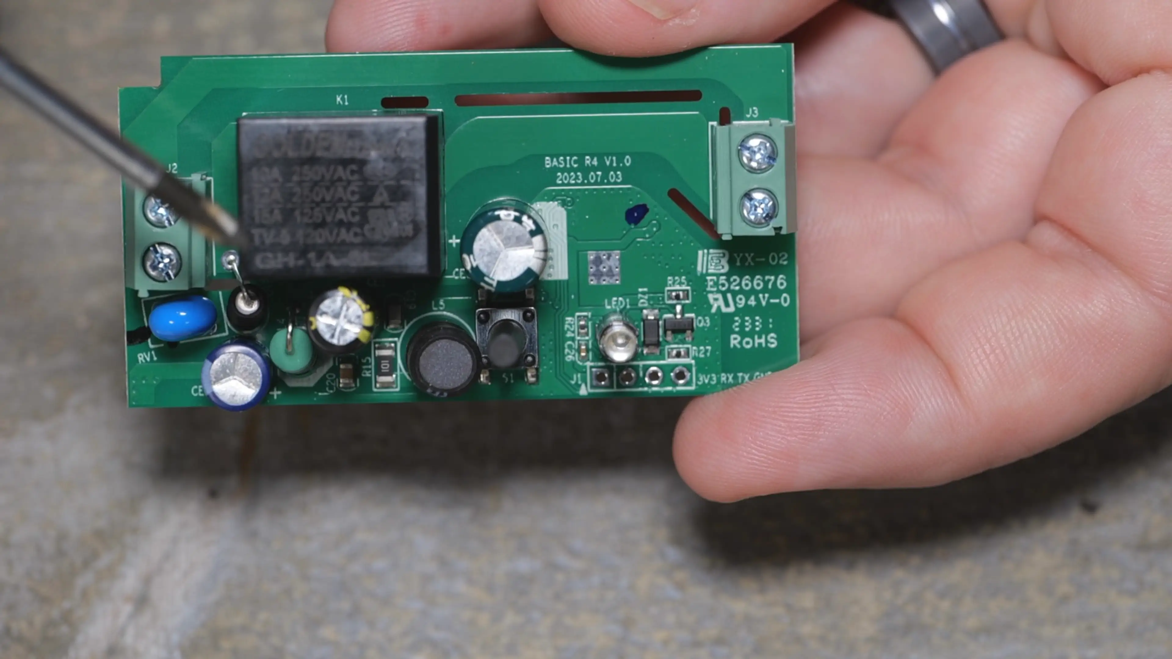 Sonoff BASIC R4 PCB alt text